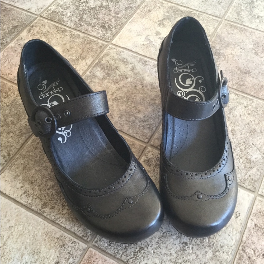 Dansko Black Nevin Mary Jane Heels 39 🤩